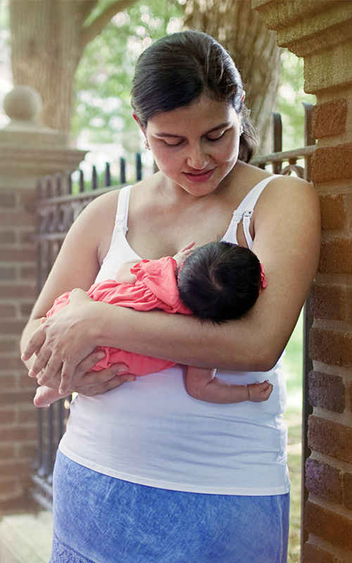 Hispanic-mom-and-baby